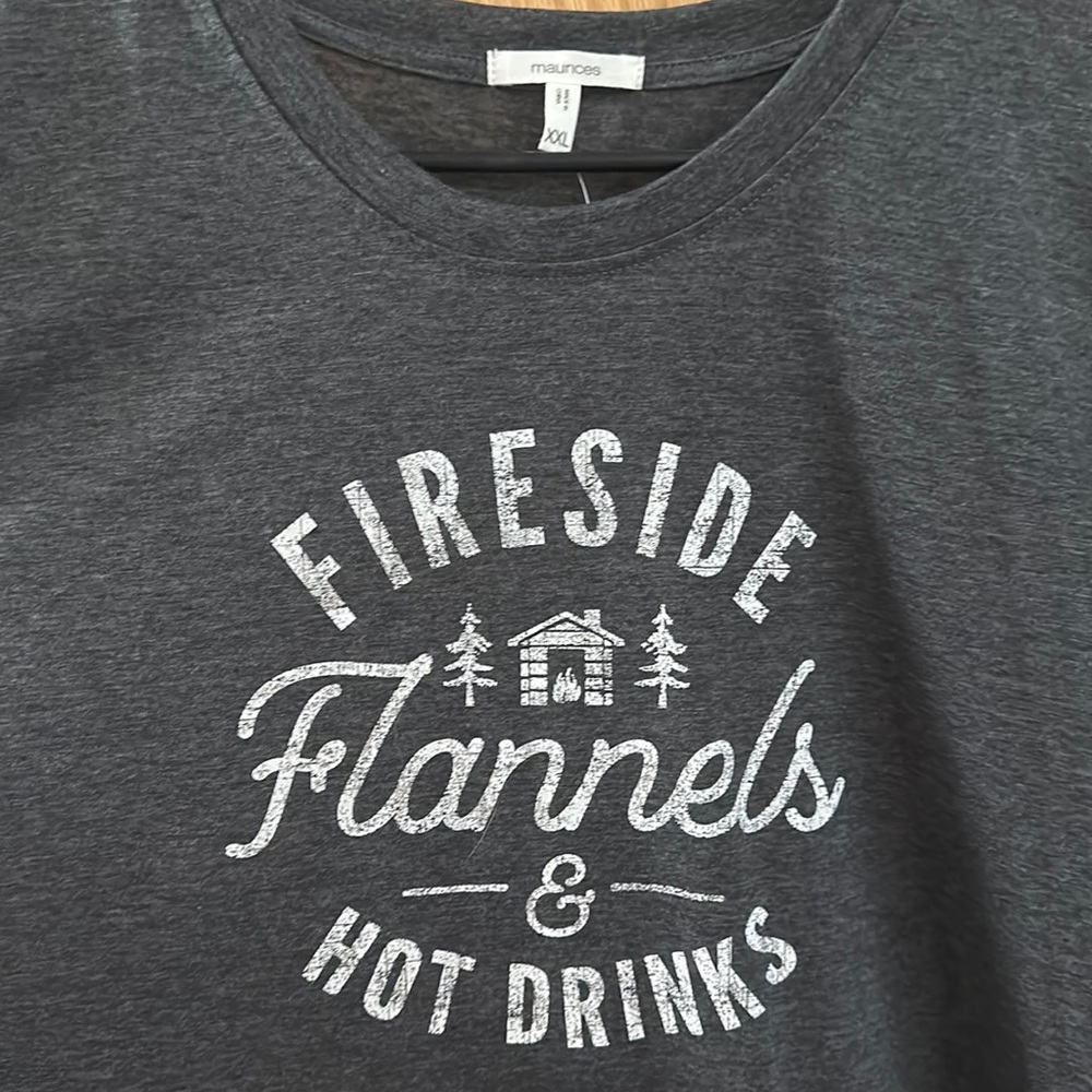 XXL Maurices fall T-shirt.